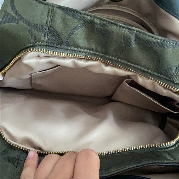 Coach signature Campbell hobo bag in green - Picture 9 of 9